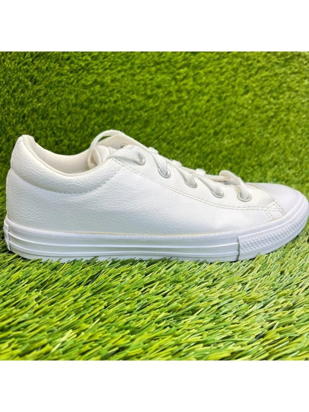 Converse Chuck Taylor All Star Street Boys Size 4Y White Athletic Shoes Sneakers